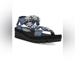 WILD PAIR
Kudose Sporty Embellished Sandals